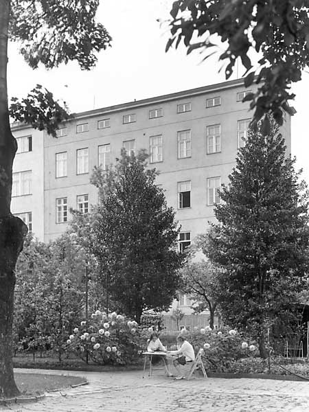 HofzeileSchwesterngarten197.jpg
